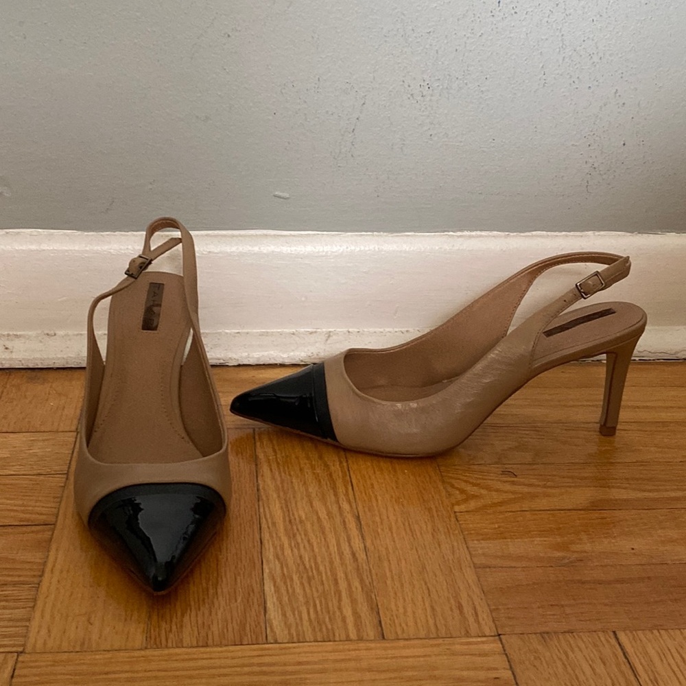 Tahari Podium leather sling back 2.5” heel—tan and black super cute!!